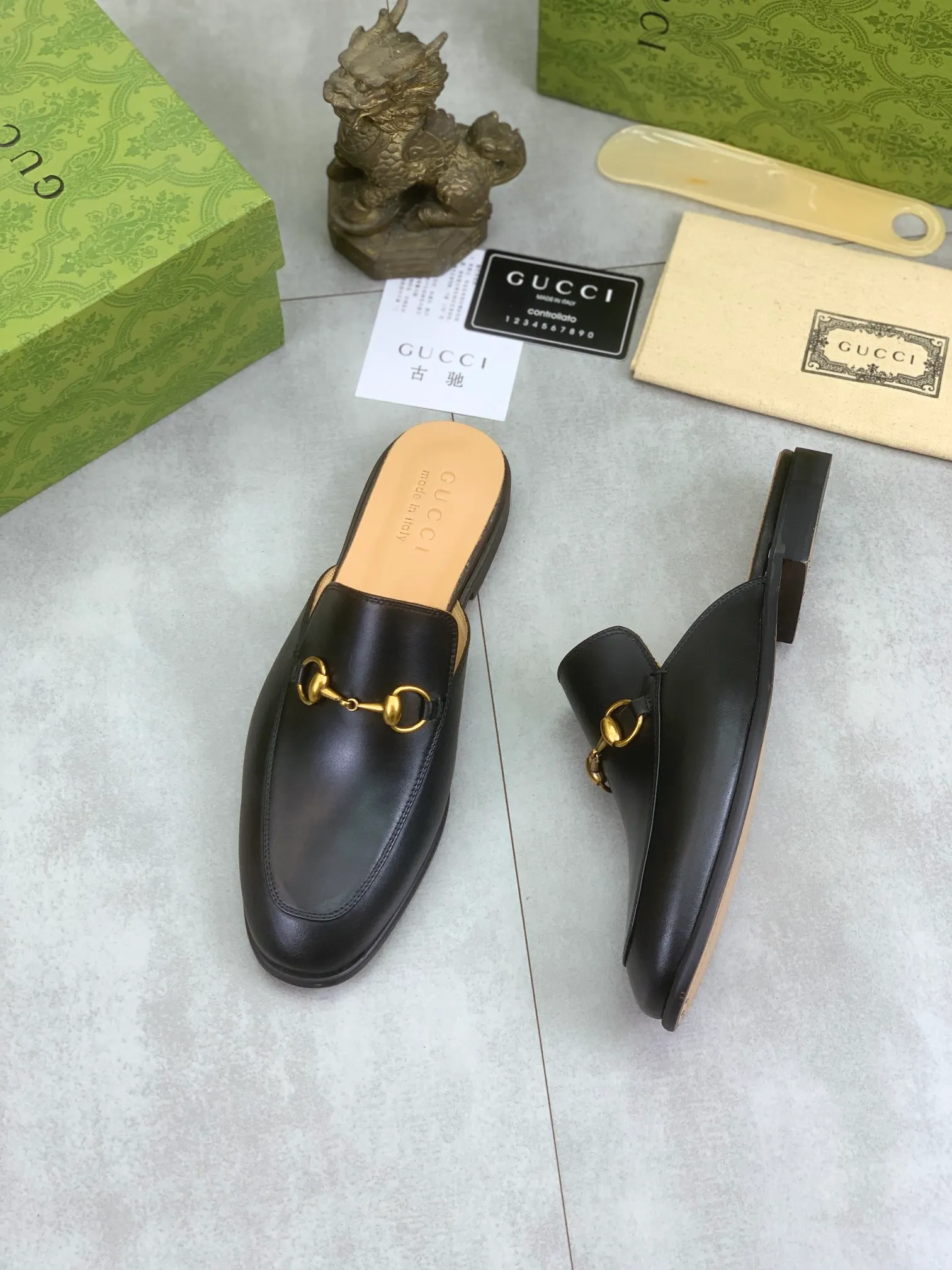 Men's Men's Shoes💰P480💰【New Style】Water-dyed Niuli High Quality Gucci half-drag business leather shoes hot selection (Gucci) official website latest Gucci half-drag 🎁 business leather shoes, hot style 💥 simple and elegant style, exclusive for trendy men. Unique official website latest brand original double G embossing Elements 👑 Original Gucci decoration, fashionable and elegant, fabric original calfskin ✅ Fully imported first-layer cowhide lining, official website designated wear-resistant, rubber business outsole, classic model taken at the counter in real life 🎬Number: 38-44 (45 46 customized) 2⃣️colors available